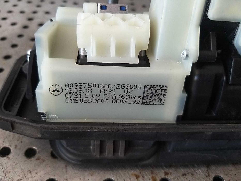 Maner haion cu camera marsarier mercedes e class w213 a0997501600