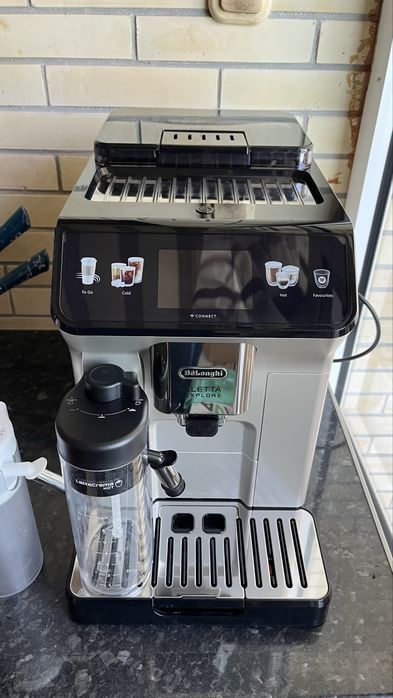 Кофемашина Delonghi Eletta Explore wifi connect. Новый