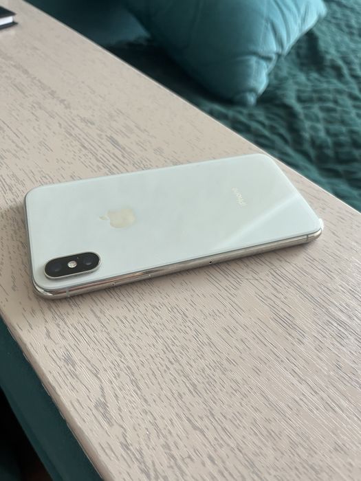 iPhone X белый цвет