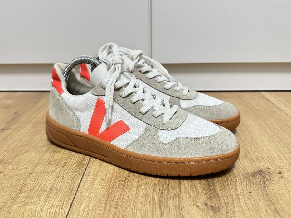 Veja V-10 B-Mesh White Orange Fluo