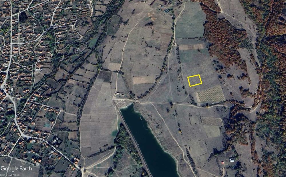 Продава се Земеделски имот в с. Васил Левски, Област Пловдив -  кв.м за 1445 €/дка - Снимка #1