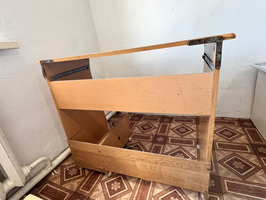 Продам компьютерный стол