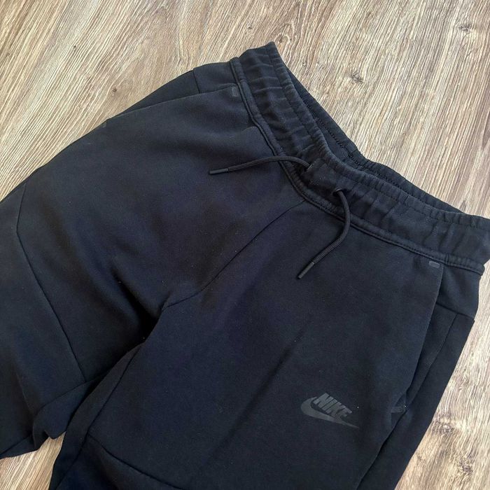 Nike Tech Fleece комплект черен суитшърт и долнище