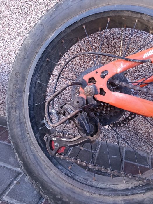 Vănd bicicletă cu roți groase