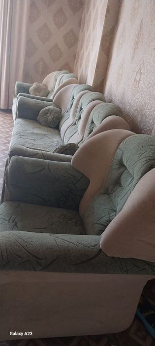 Отличный диван тройка для зала или хола