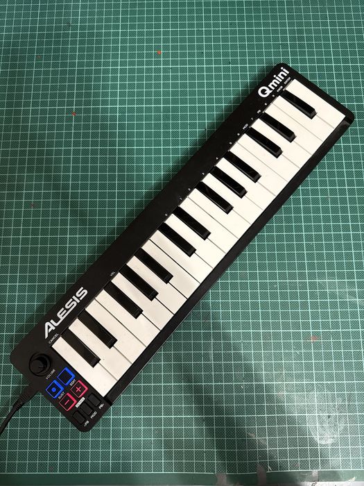 Alesis Qmini (midi-keyboard piano)