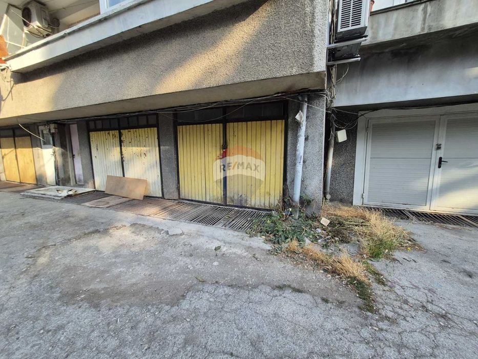 Дава се под наем Гараж / Паркомясто в Варна, Победа - 18 кв.м за 153 € - Снимка #1