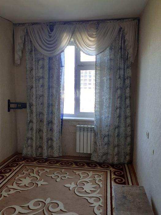 Навоий шаҳрида 3 хонали квартира сотилади