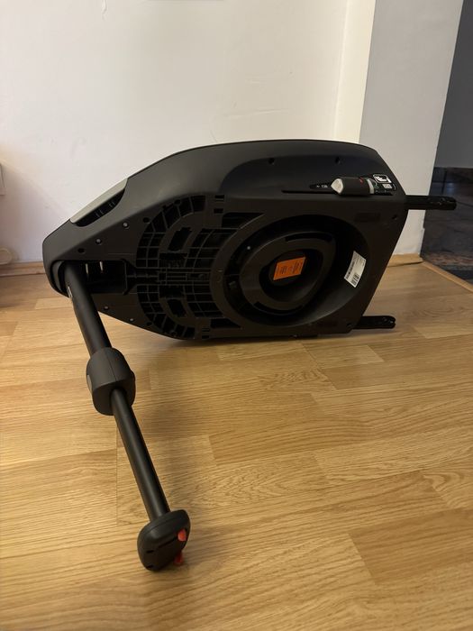 Scoica Cybex Cloud G, bază isofix pentru scoica si scaun  Sirona G