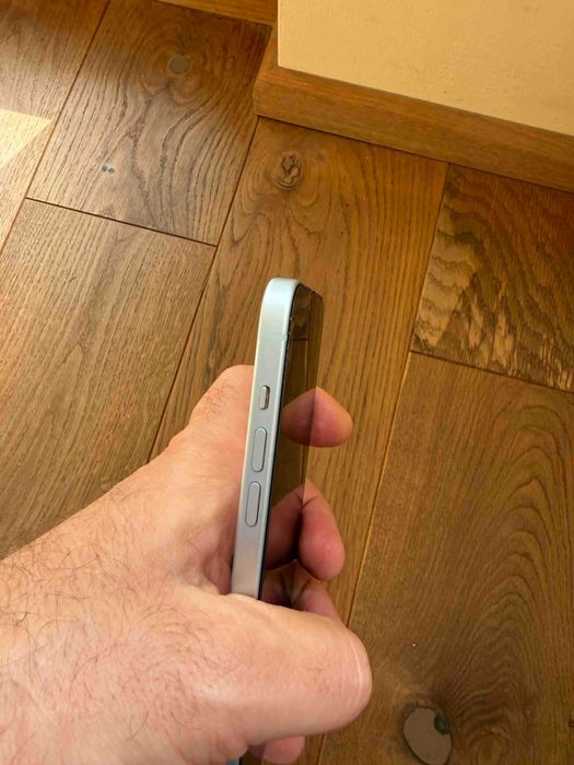 Iphone 15 plus перфектен.