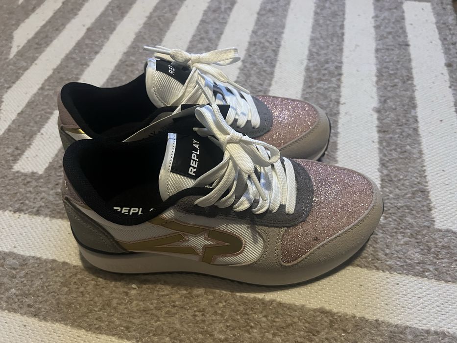 Нови дамски маратонки Replay