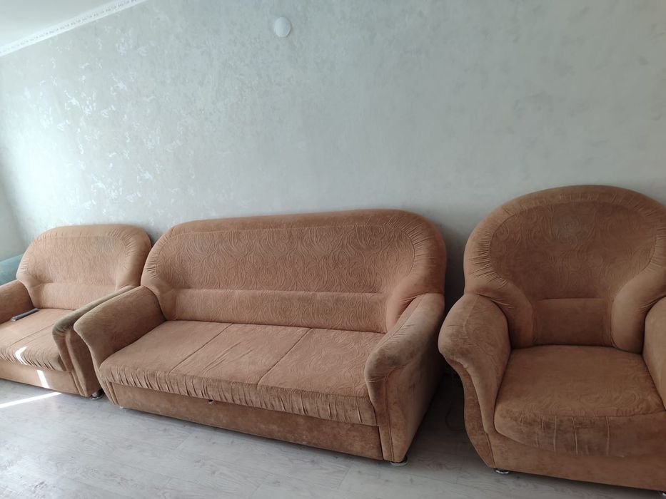 Продаётся диван 3-2-1, раскладные. В хорошем состоянии.