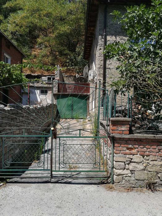 Продава се Къща в Асеновград - 192 кв.м за 782 €/кв.м - Снимка #15