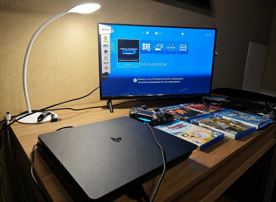 PS4 slim + 5 игр + джойстик