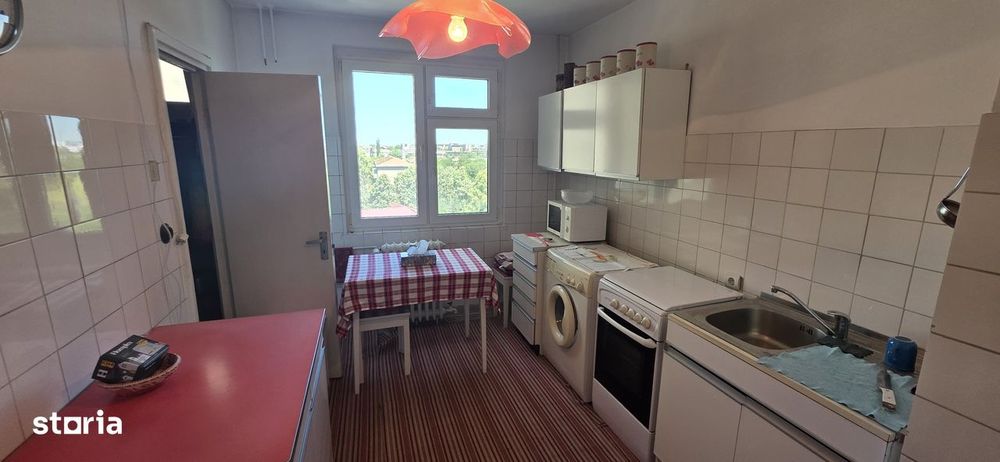 Apartament 3 camere semidecomandat – Piața Mărăști
