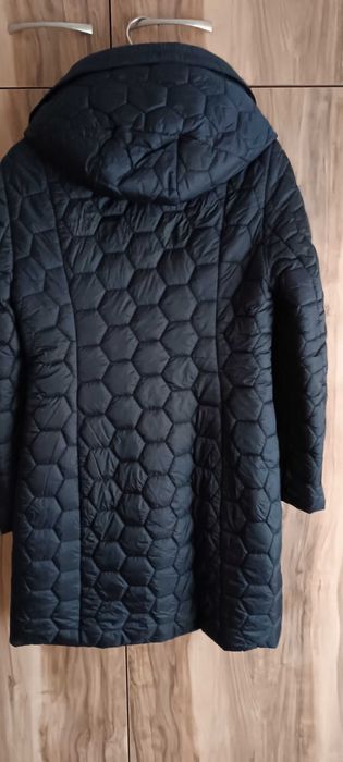 Продавам дамско зимно яке Роси