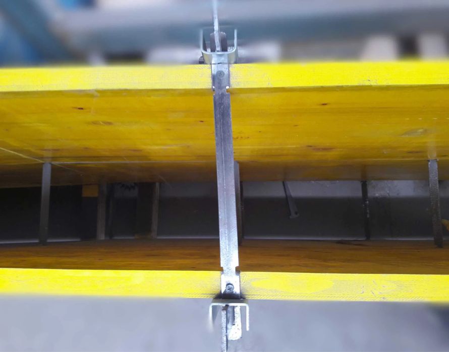 Accesorii cofraje doka, montanti, distantieri, lamele, vincluri coltar