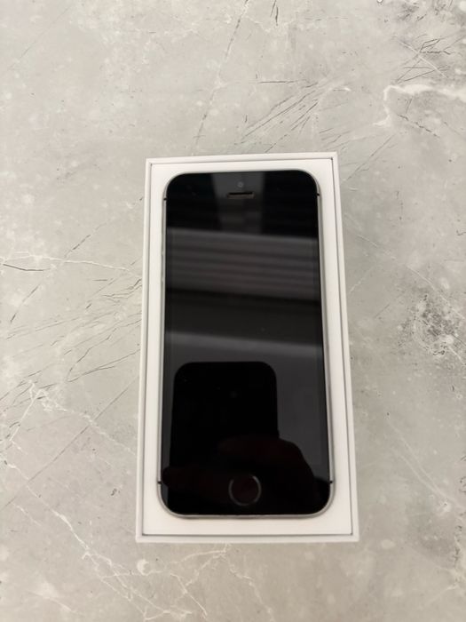 Продам б/у Iphone SE 32gb в рабочем состоянии