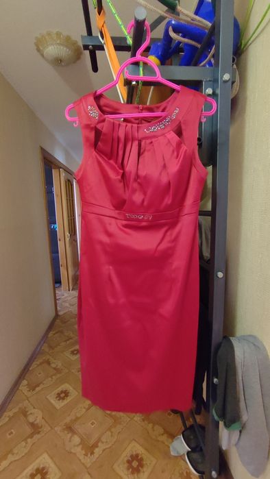 Продам платья вечерние