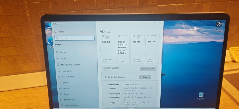 Laptop ASUS ZenBook i5 / 8GB RAM / SSD 256GB – subțire și rapid