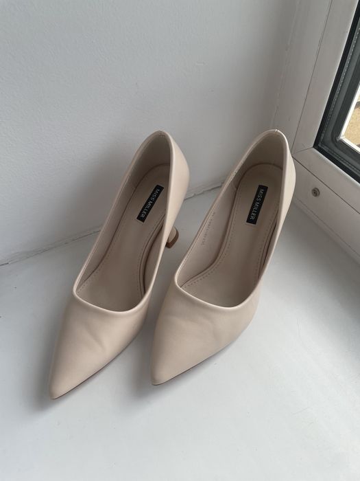 Продам женские туфли