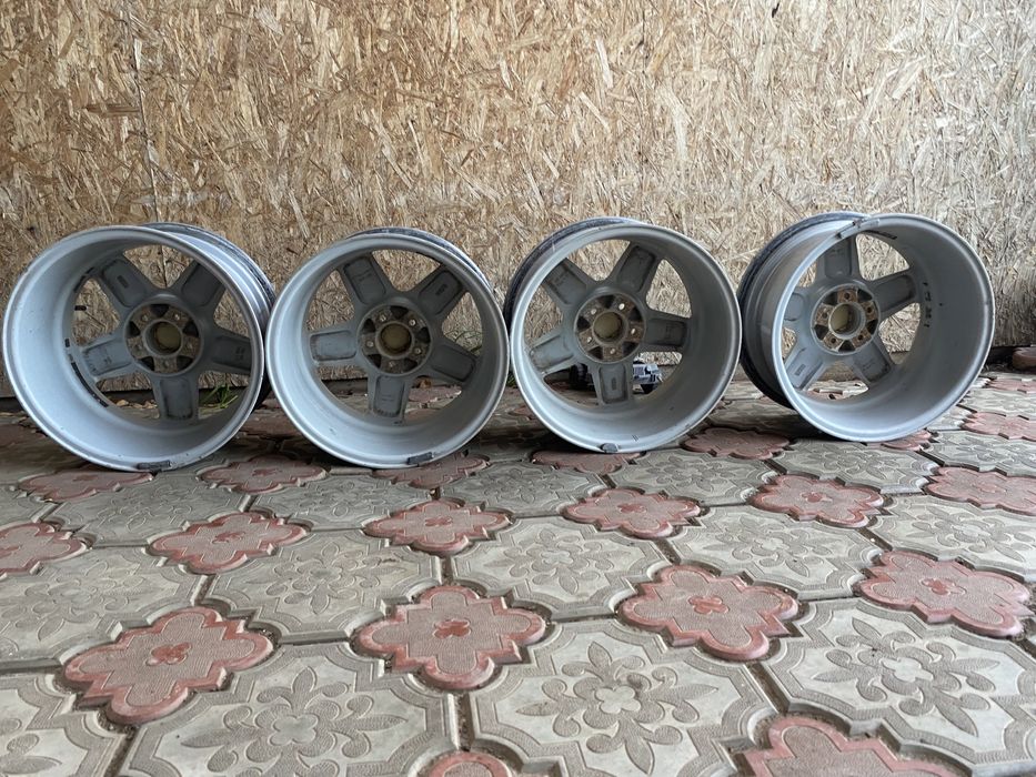 Диск на субару R16