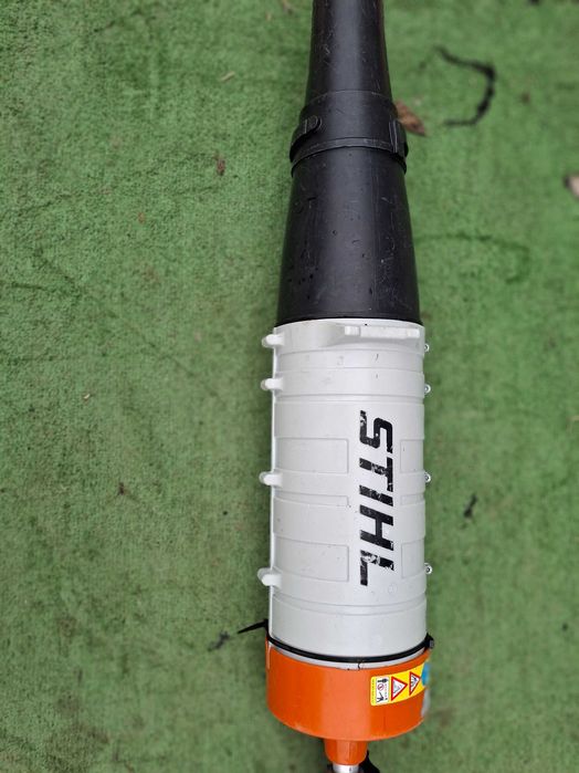 Комбиниран двигател Stihl KM94 RC с Приставка духалка