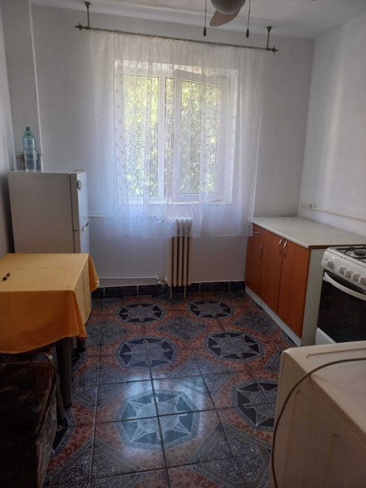 Proprietar, inchiriez ap 1 cam in C Buziasului
