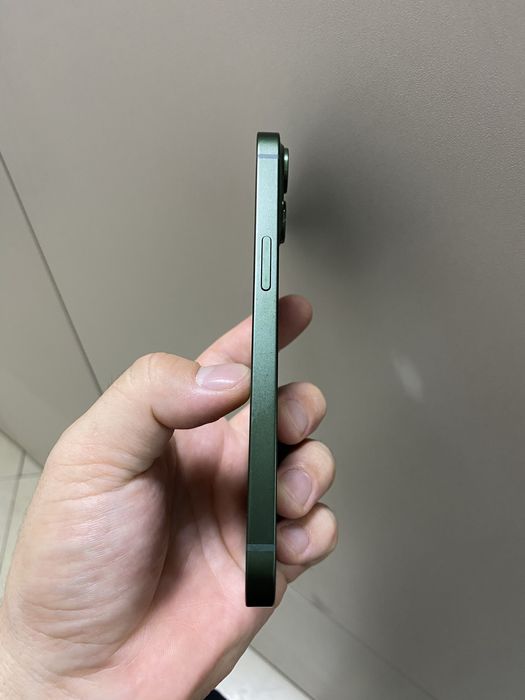 Продам iPhone 13 память 128gb