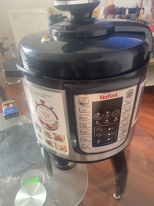 Tefal oală sub presiune