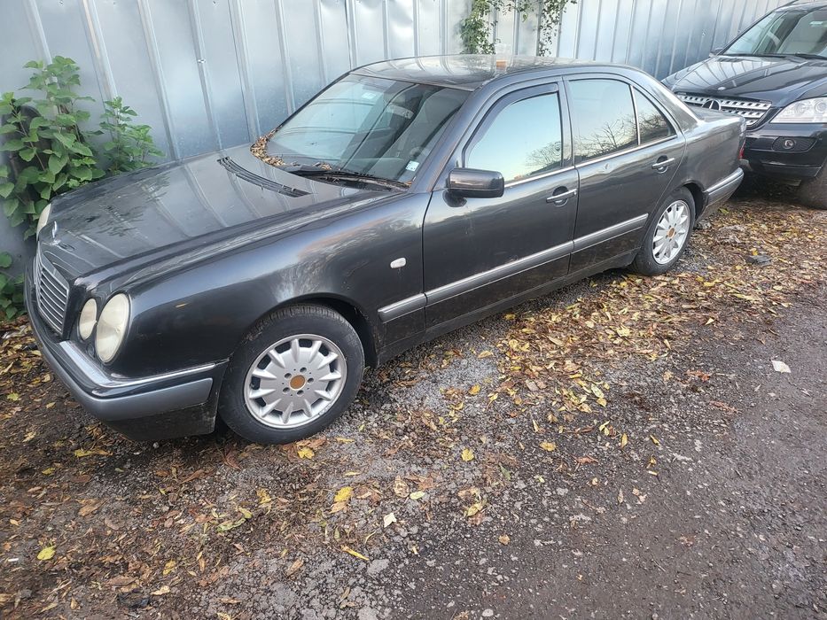Мерцедес В210 Е280 Mercedes W210 E280 на части