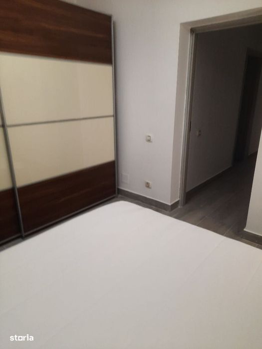 Ofer spre inchiriere apartament 3 camere.