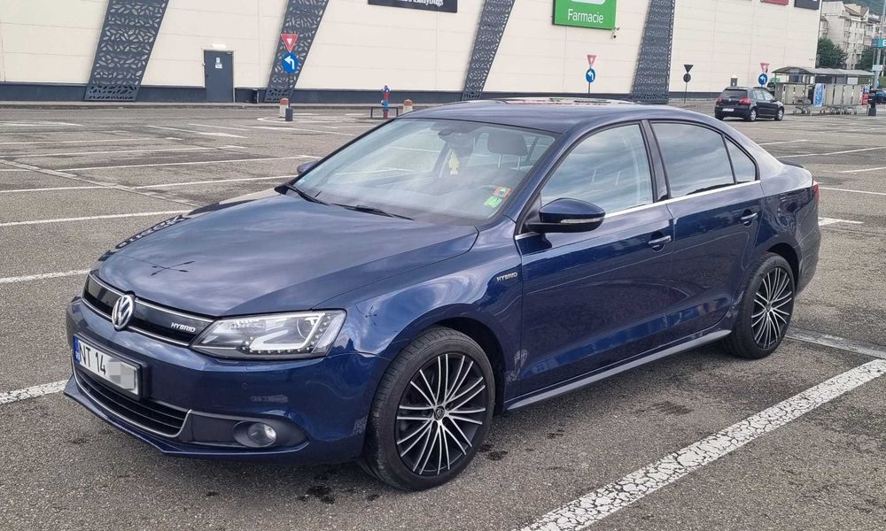 VOLKSWAGEN Jetta 2013 — imagine 3