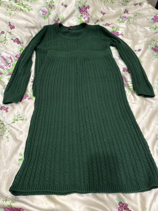 Продам кофты, штаны, платья