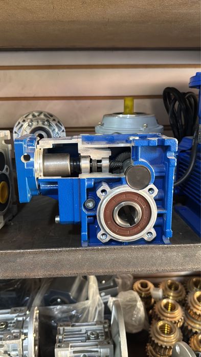 Редукторы  Червячные моторы