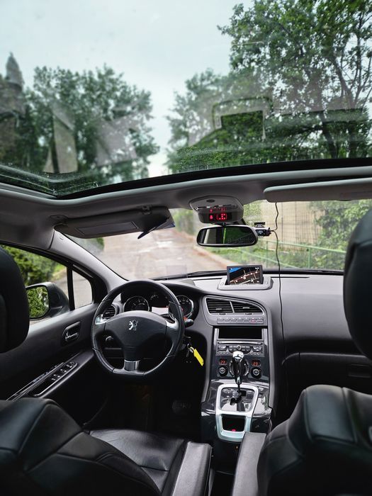 Peugeot 5008 - cutie automata
