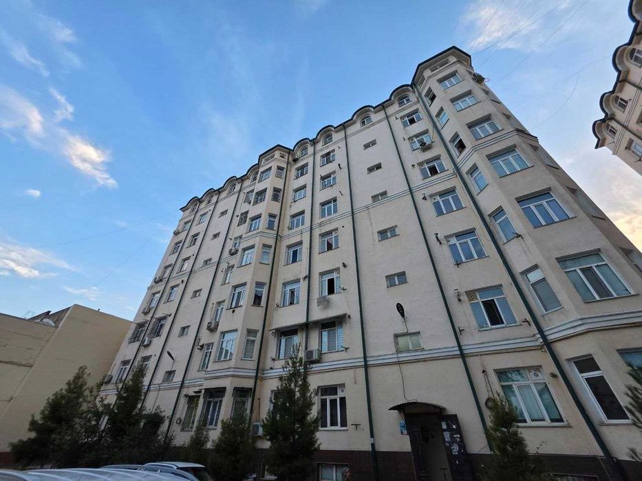 Срочно продается 3х комнатная люкс квартира на 2 этаже, в Самарканде