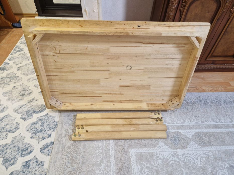 Стол со стульями