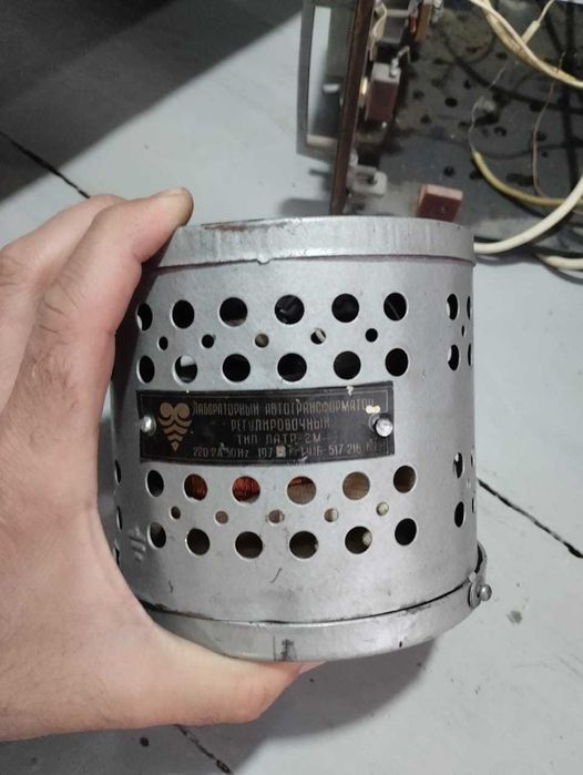 Автотрансформатор регулируемый ЛАТР