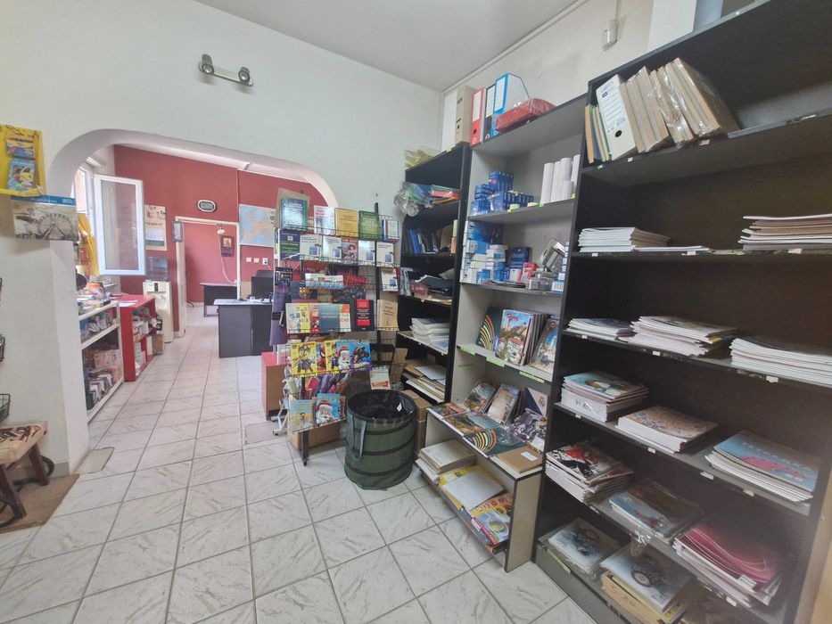 Продава се Магазин в Ямбол, Център - 70 кв.м за 2143 €/кв.м - Снимка #3