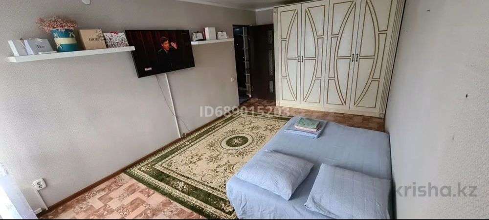 Сдается 1к.кв. 8мкр. посуточно и почасам.