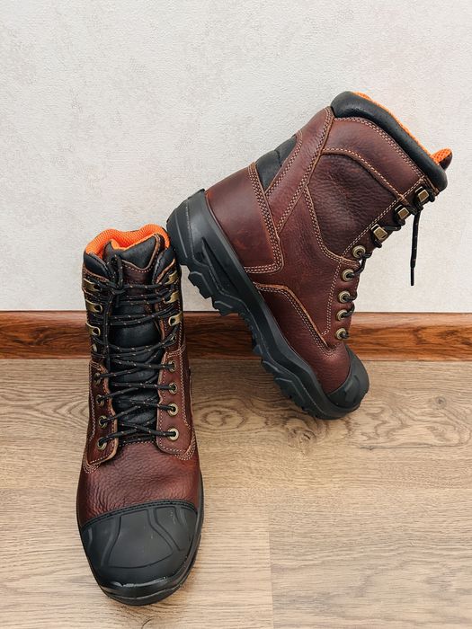 Продам спец обувь