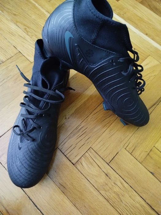 Футболни бутонки Nike