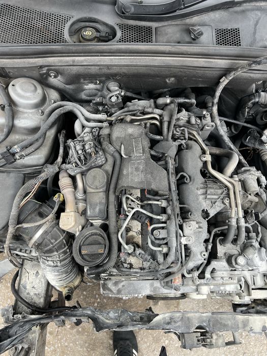 НА ЧАСТИ Audi a4 b8 2.0tdi 143кс ръчни скорости