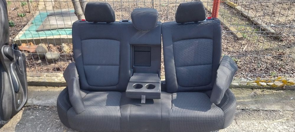 Vând scaune fata plus bancheta spate inclusiv cotiera Renault talisman