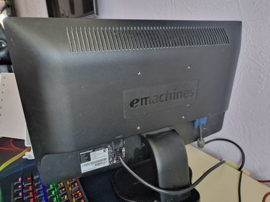 Монитор Machines E190HQV.