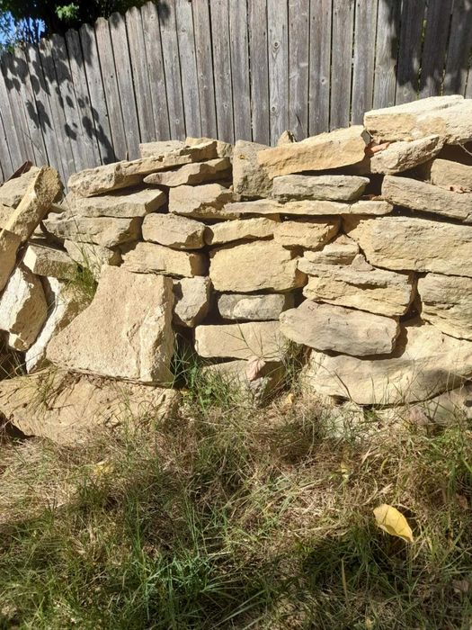 Piatra nsturala de vanzare.