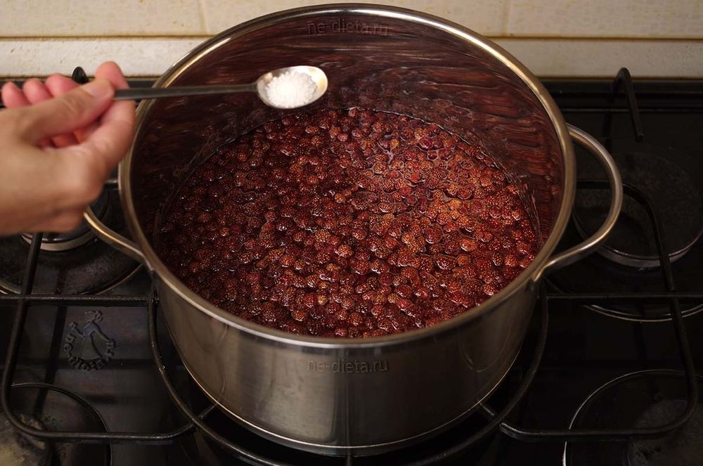 Земляничное варенье.