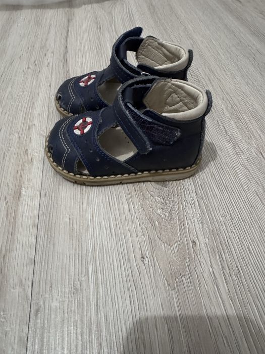 Детские сандалики