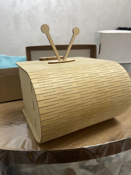 Деревянная подарочная коробка-телевизор